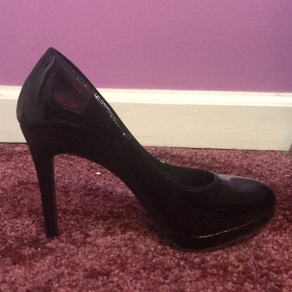 Black heels - Picture 3 of 5